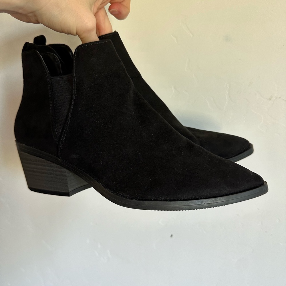 8.5 Universal Thread Black Suede Heeled Boots Booties